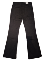 pantalón vaquero negro parte de atrás